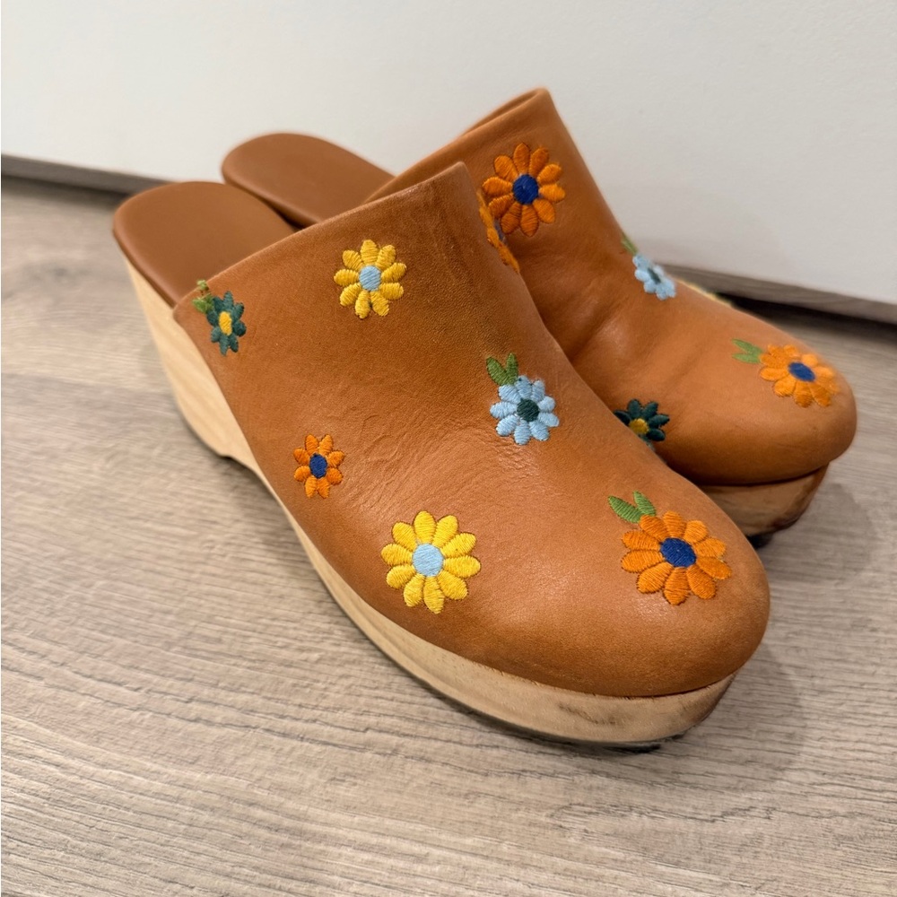 Pilcro Tan Floral Embroidered Mules - Picture 1 of 6